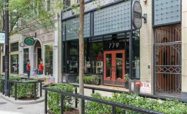 Building Photo - 119 N Main St