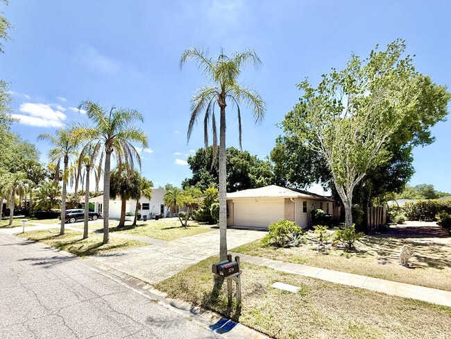 Building Photo - 3777 Gatewood Dr