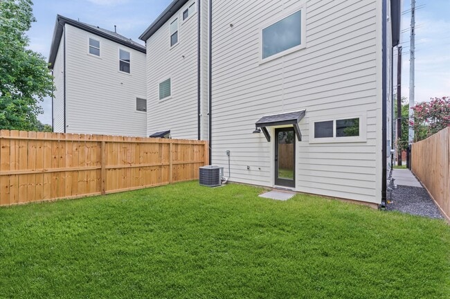Building Photo - 7225 Tierwester St
