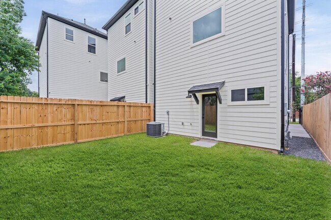 Foto del edificio - 7229 Tierwester St