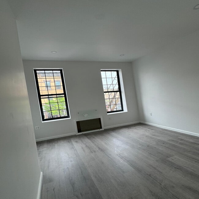 Building Photo - 260 Wyckoff Ave