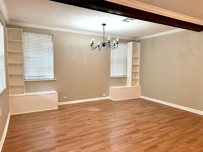 Foto del edificio - 1404 Forest St