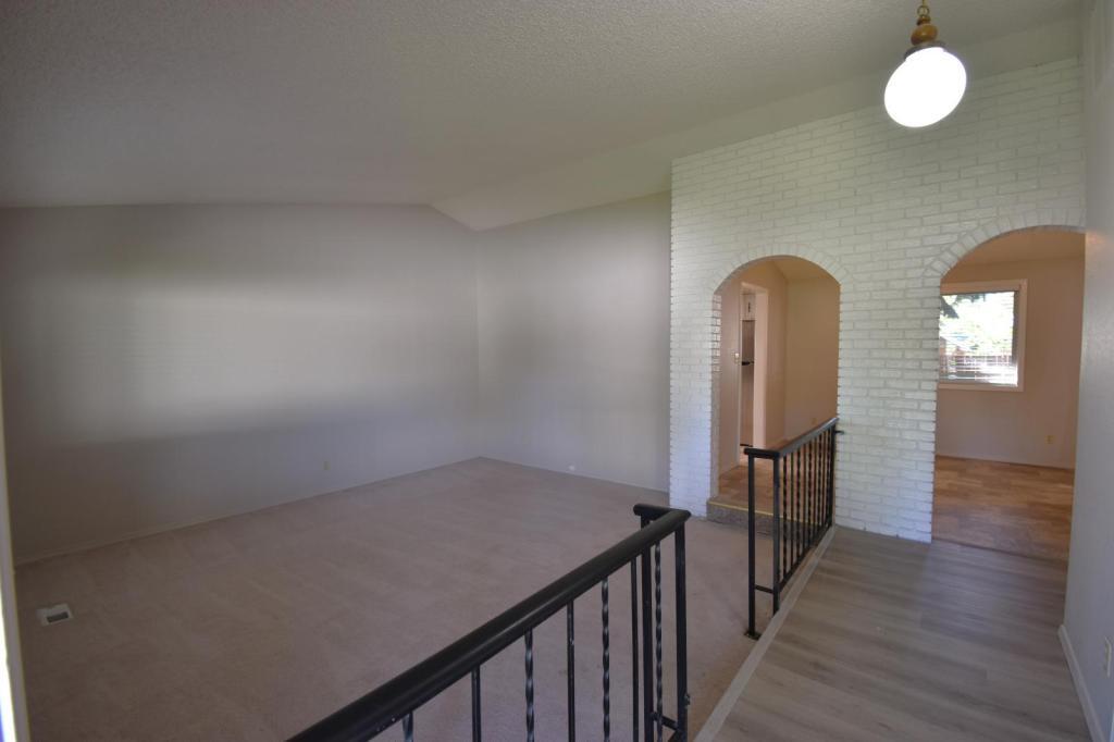 Building Photo - 215 E Mango Dr