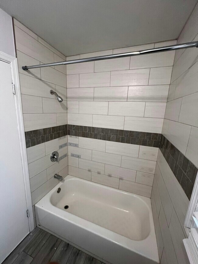 Foto del edificio - 8 Marboro Ln