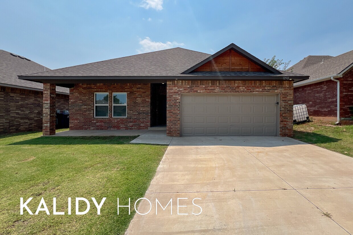 Photo - 12512 SW 12th St (Yukon, OK)