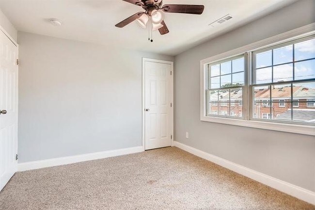 Building Photo - 7846 St Claire Ln, Baltimore, MD 21222
