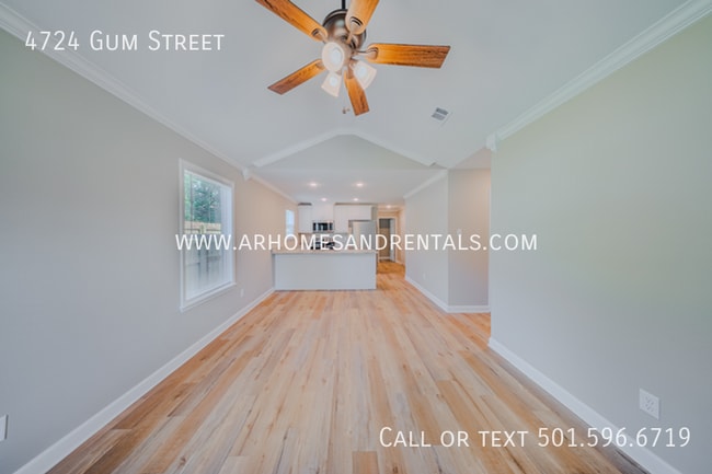 Foto del edificio - 4724 Gum St