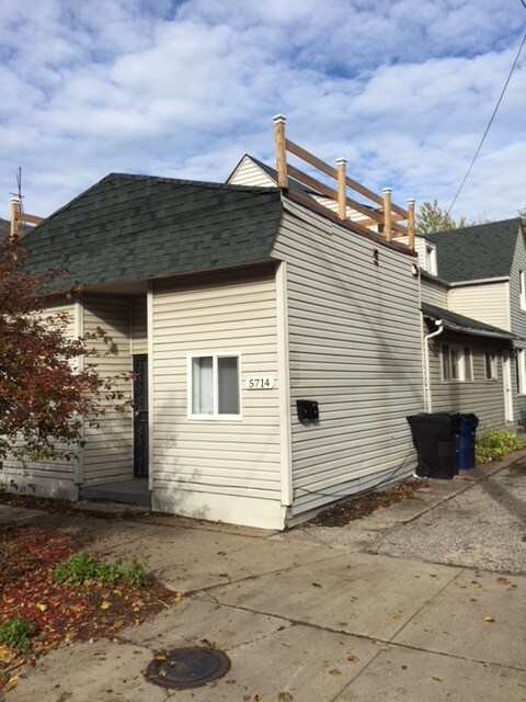 Foto del edificio - 5714 Bridge ave