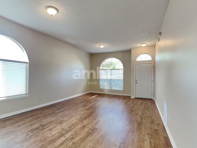 Foto del edificio - 12782 Guernsey St