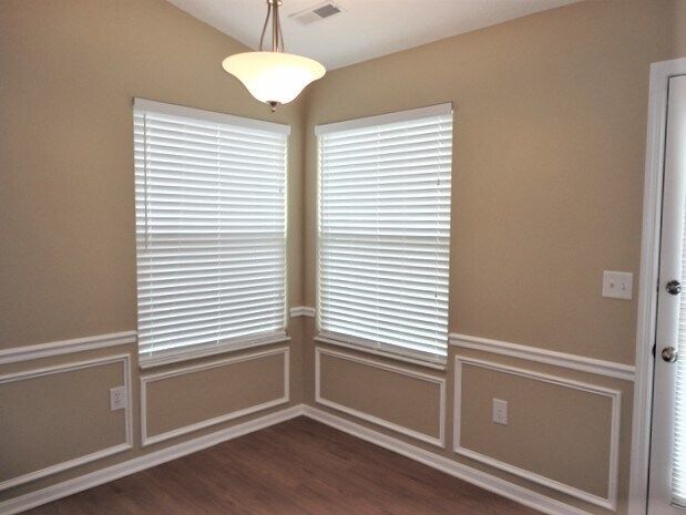 Foto del edificio - 942 Wildflower Lane