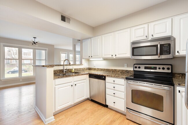 Building Photo - 1011 Wirewood Dr