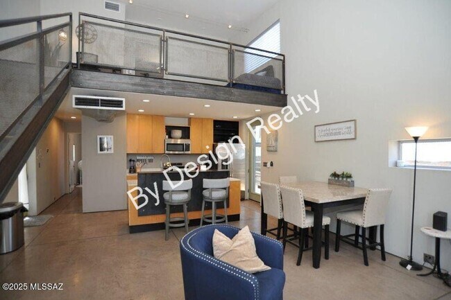 Building Photo - Modern Loft-Style Home in Barrio Metalico