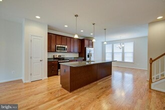 Building Photo - 135 Biscane Ct