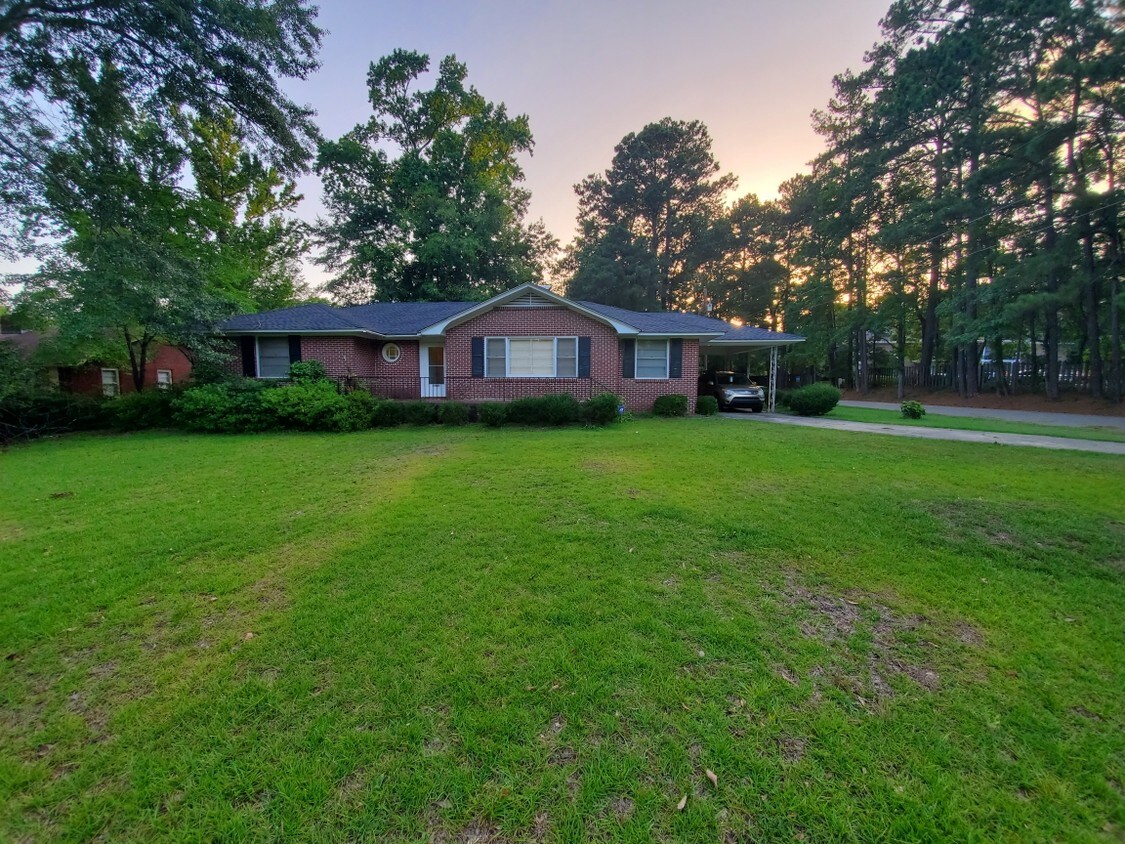 1001 Cheraw Dr, Florence, SC 29501 House Rental in Florence, SC