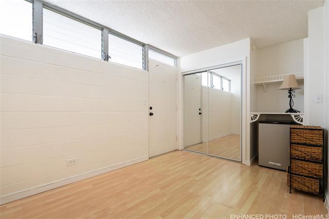 Building Photo - 2421 Ala Wai Blvd