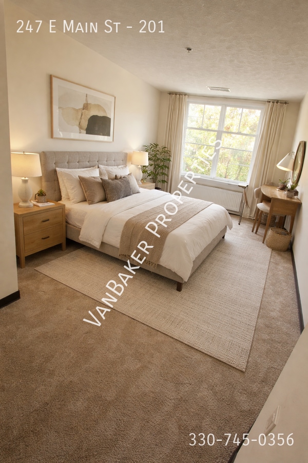 Building Photo - 247 E Main St