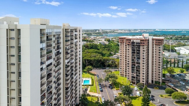 Building Photo - Beautiful 1 Bedroom Condo