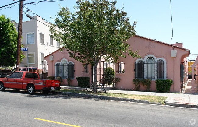Foto del edificio - 940 S Catalina St