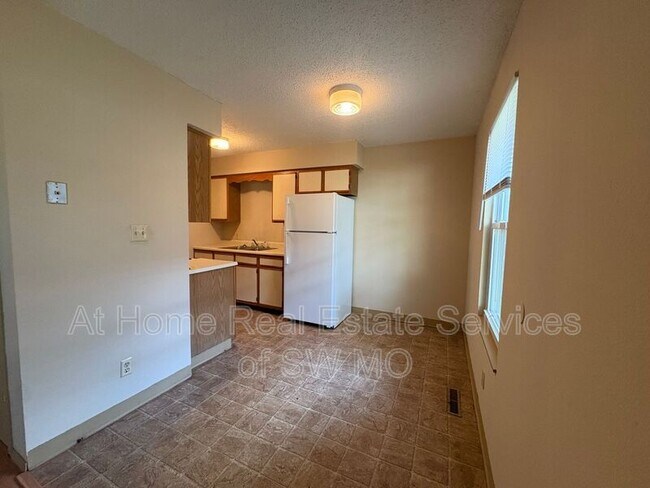 Foto del edificio - 1312 E McDaniel St