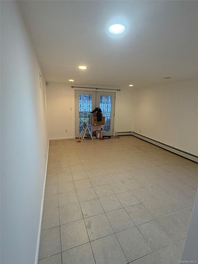 Foto del edificio - 225 W Marshall St