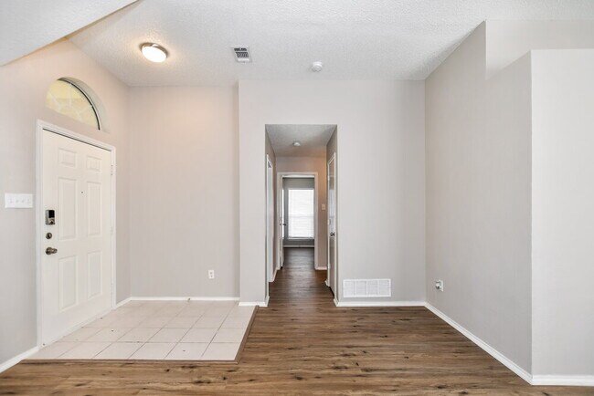 Foto del edificio - 2632 Bent Brook Dr