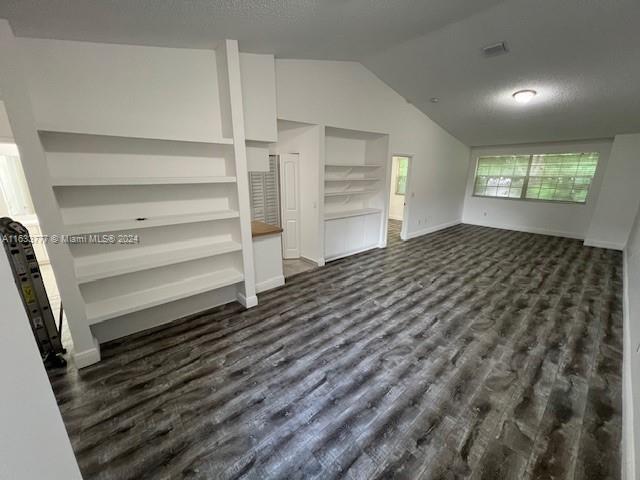 Foto del edificio - 18336 NW 68th Ave