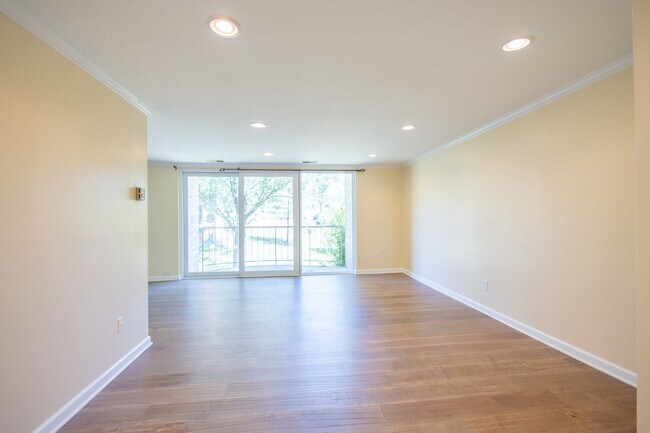 Foto del edificio - Updated 2 Bedroom Lower Level Condo in Tem...