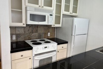 Building Photo - 3602 Garrott St Houston, TX, 77006