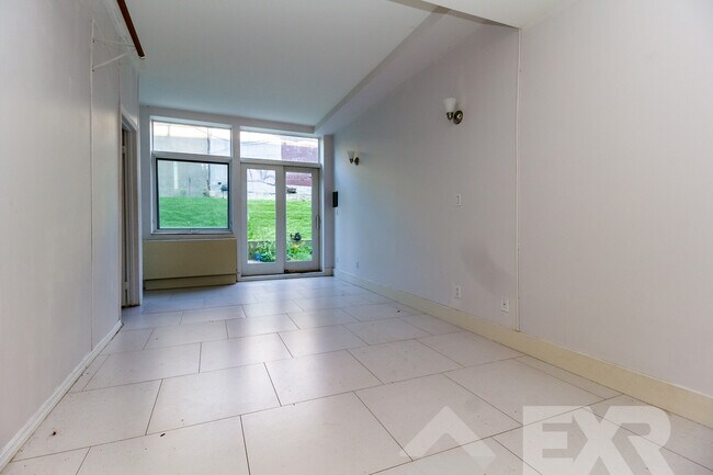 Foto del edificio - 114 Troutman St