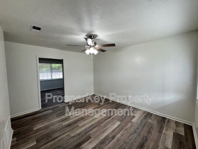 Foto del edificio - 431 Camden Dr