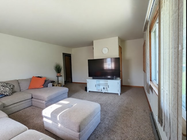 Building Photo - 7745 N Edgeworth Dr