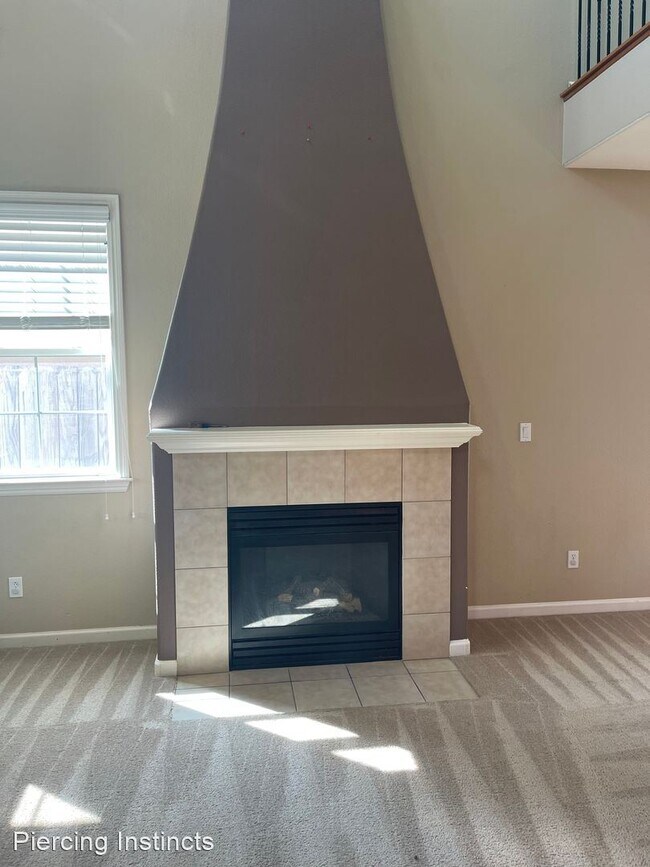 Building Photo - 5 br, 3.5 bath House - 3009 Roslyn Dr