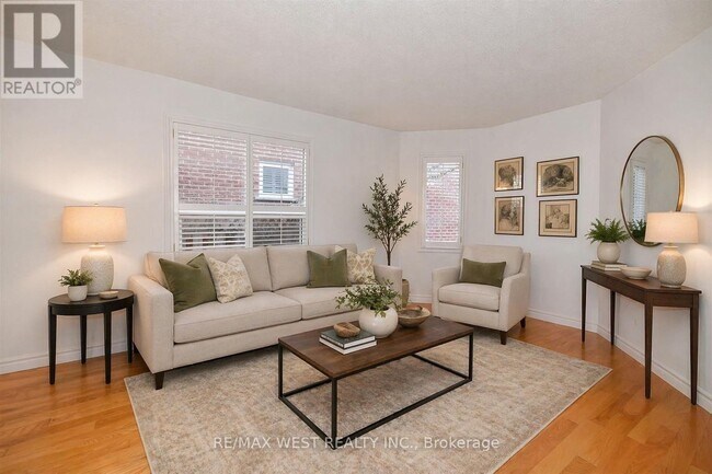 Photo du bâtiment - 80 Edmund Seager Dr