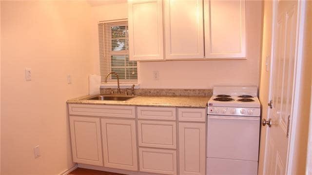 Building Photo - 502 Toliver St