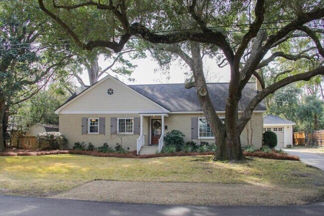 Building Photo - 4BD/3BA PLUS LOFT AND DETACHED ADU Located in SOUTH WINDAMERE-Available May 1, 2026!