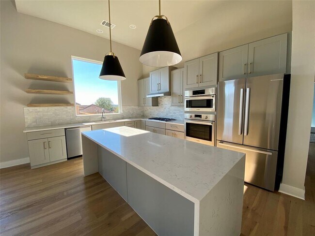 Foto del edificio - 5800 Toscana Ave