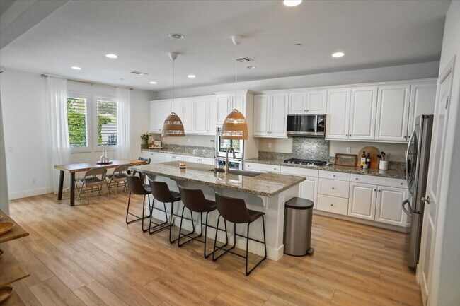 Building Photo - For Lease: Stunning Modern Pool Home in th...