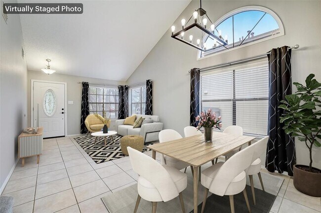 Foto del edificio - 12801 Steeple-Chase Dr