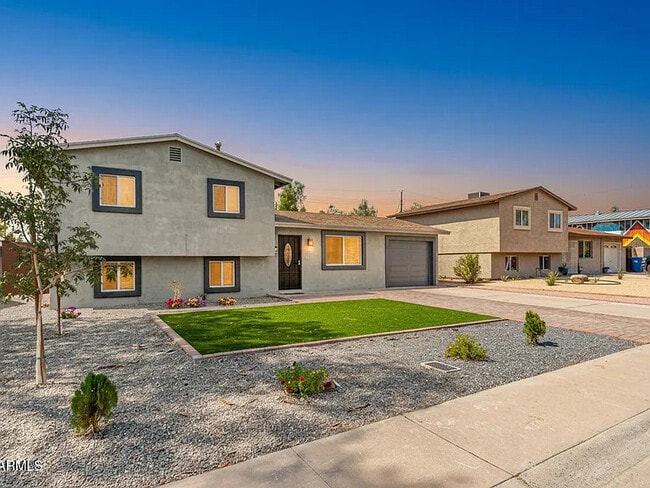 Photo - 703 E Taylor St House