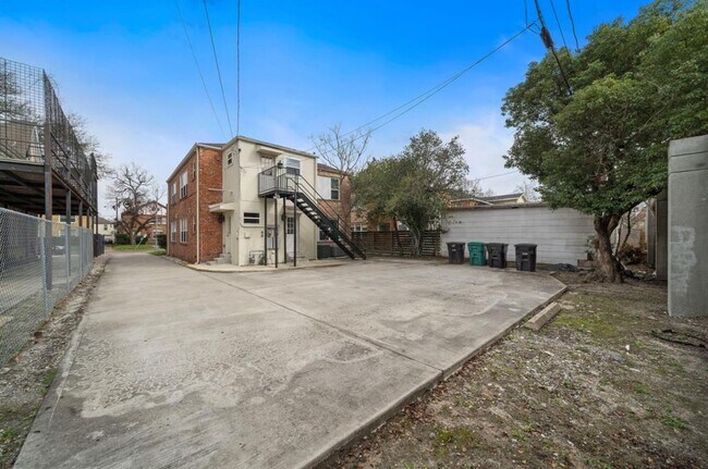 Foto del edificio - 1631 Castle Ct