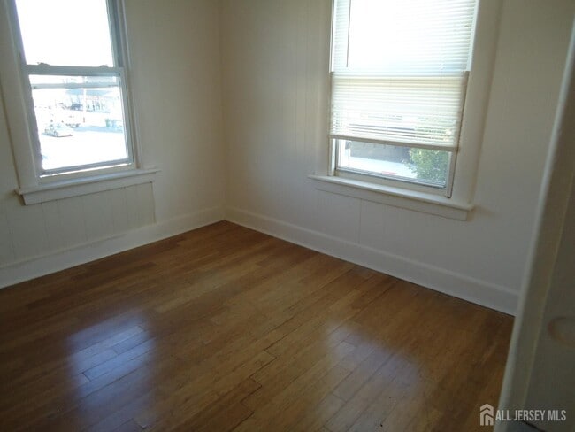 Building Photo - 386 New Brunswick Ave