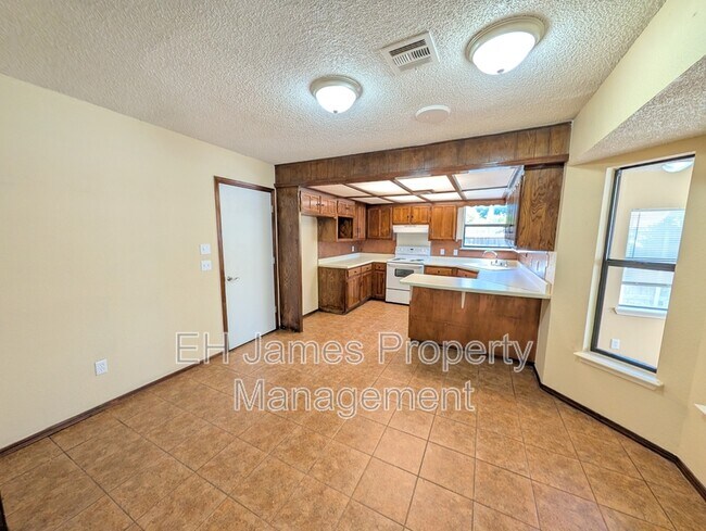 Building Photo - 1707 S 138th E Ave