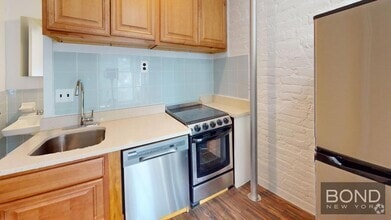 Building Photo - 43 E 1st St