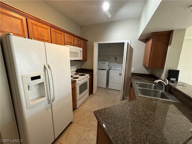 Building Photo - 12960 Positano Cir