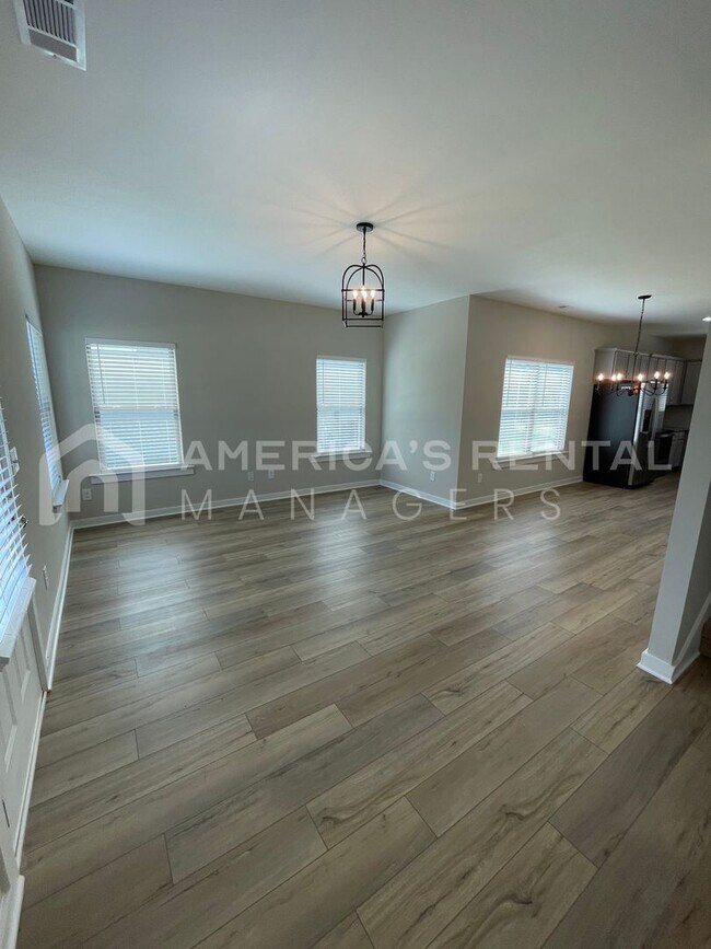 Building Photo - Home for Rent in Jasper, AL!! Available to...