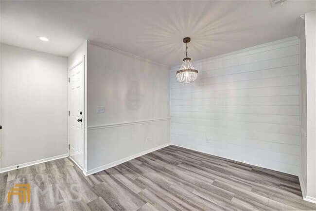 Building Photo - 106 Warm Springs Cir