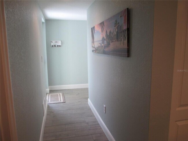 Building Photo - 8050 Memory Ln