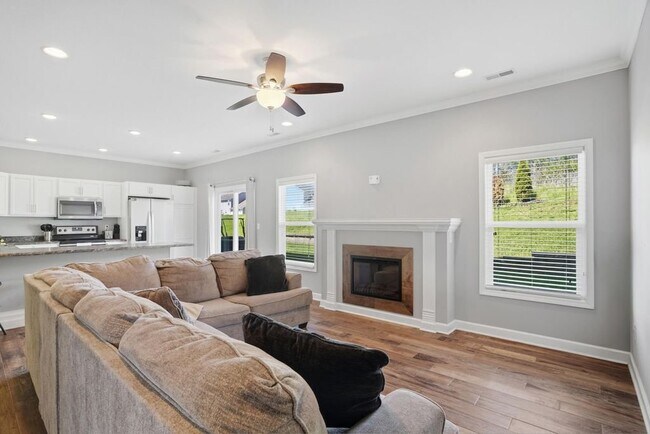Foto del edificio - 5209-5211-5211 Silver Mill Dr