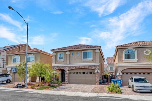 Foto del edificio - Beautiful 4 Bed 2.5 Bath Home Jones and Wa...