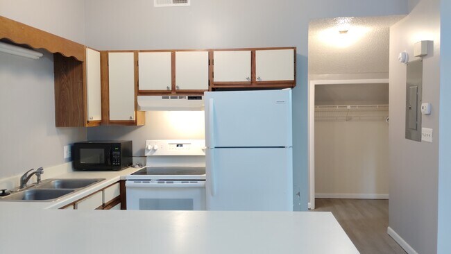 Foto del edificio - 500 Fairway Village Dr